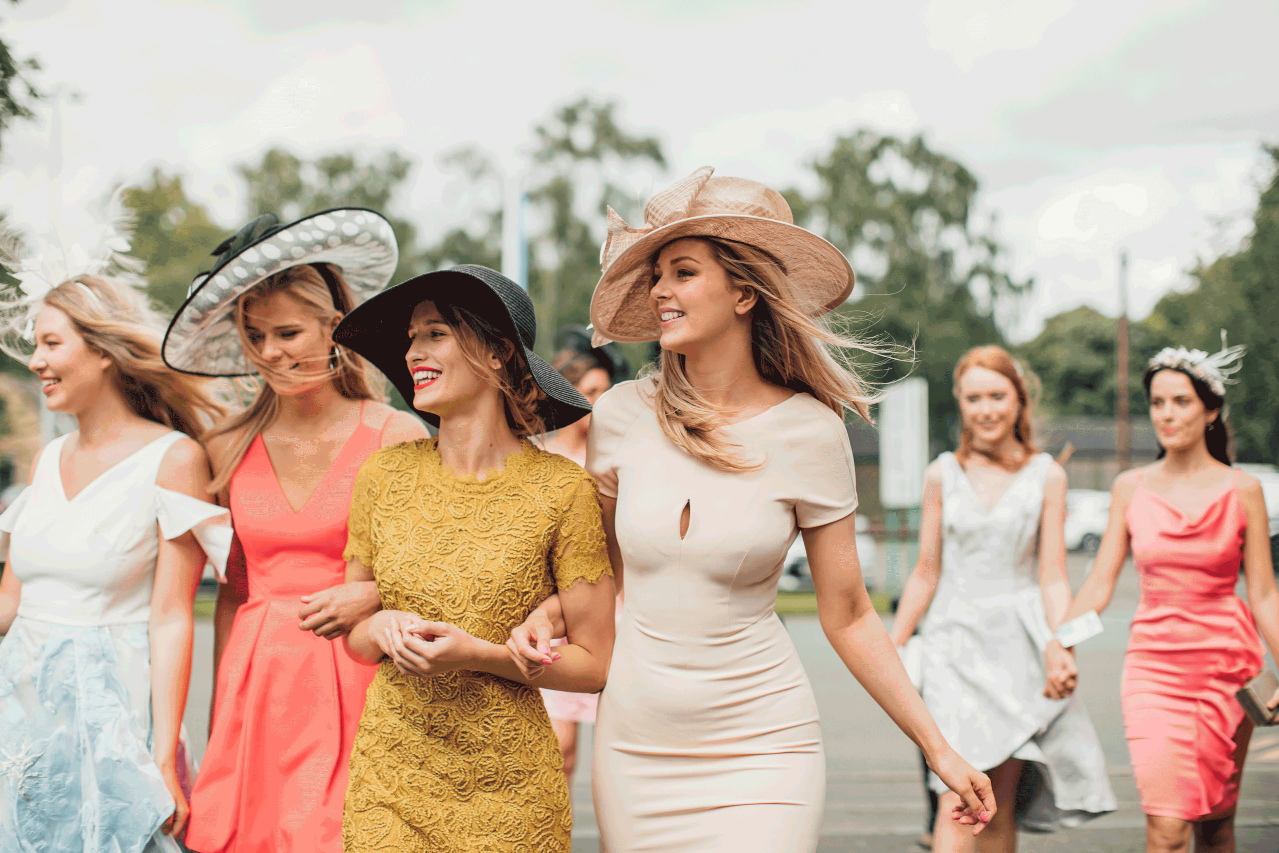home_page_ladies_walking